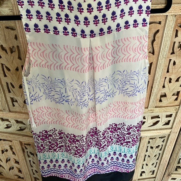 Silk tunic/top.  Boho flair.  Perfect for summer. - Picture 4 of 11